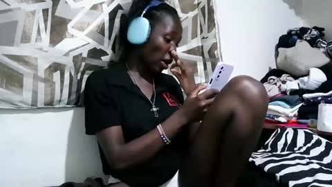 Snapshot of tight_pussie chatting on May 3, 7:53 pm tight_pussie online show from May 3, 7:53 pm