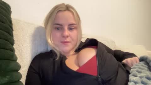 Snapshot of tigoldbitties11 chatting on September 23, 3:31 am Lexi online show from September 23, 3:31 am