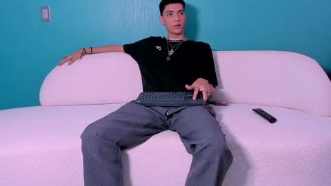 Tian online show from February 2, 7:01 pm