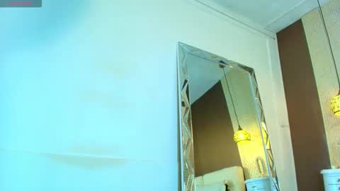 Snapshot of tiifany_baker chatting on October 8, 8:17 pm T I F F A N Y online show from October 8, 8:17 pm