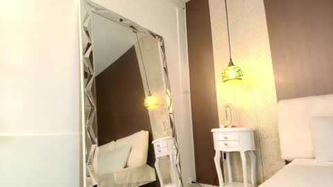 Snapshot of tiifany_baker chatting on October 16, 10:33 pm T I F F A N Y online show from October 16, 10:33 pm