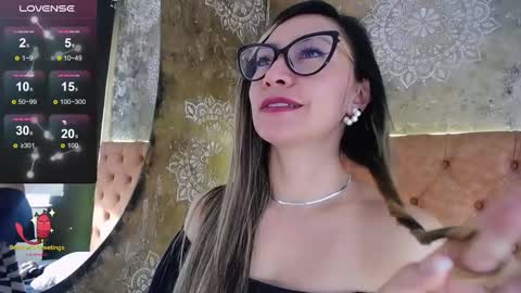 TILA TEQUILA online show from December 19, 2:57 pm