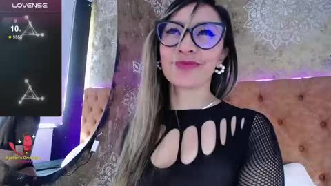 TILA TEQUILA online show from December 20, 12:49 pm