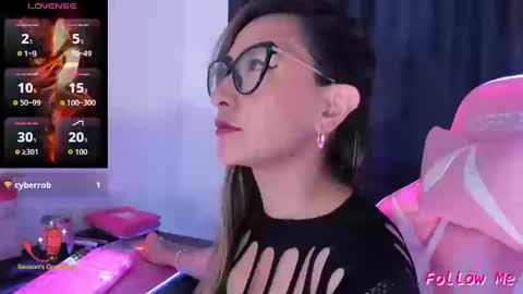 TILA TEQUILA online show from September 22, 1:46 pm