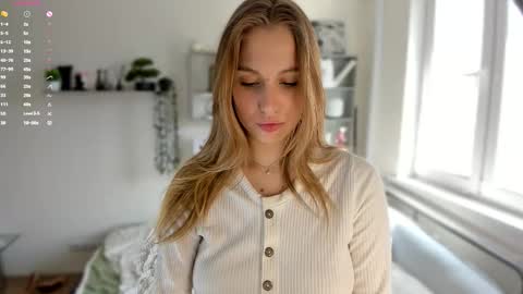 Elizabeth Elize online show from March 26, 11:05 am