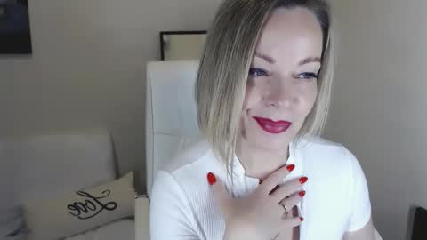 Snapshot of tilly_eliot chatting on January 9, 4:49 pm Tilly online show from January 9, 4:49 pm
