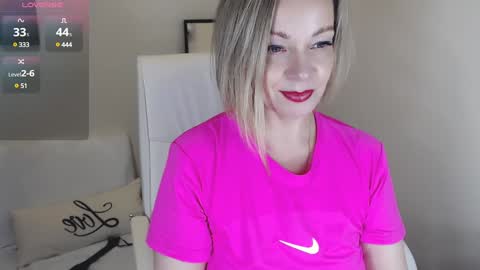 Snapshot of tilly_eliot chatting on January 10, 3:58 pm Tilly online show from January 10, 3:58 pm