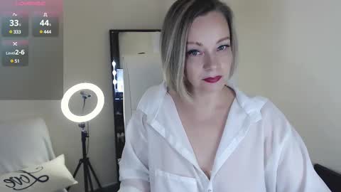 Snapshot of tilly_eliot chatting on February 20, 4:46 pm Tilly online show from February 20, 4:46 pm
