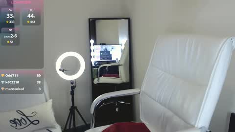 Snapshot of tilly_eliot chatting on February 27, 9:47 pm Tilly online show from February 27, 9:47 pm