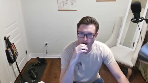 Snapshot of timelord157501 chatting on March 17, 3:44 am TimeLordRaps online show from March 17, 3:44 am