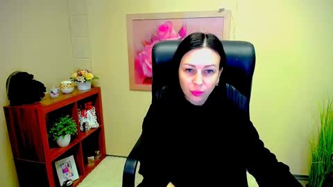 Luisa online show from January 2, 9:00 am