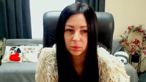 Luisa online show from April 13, 7:47 am
