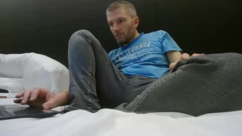 Snapshot of timgeil7890 chatting on February 12, 9:21 pm timgeil7890 online show from February 12, 9:21 pm