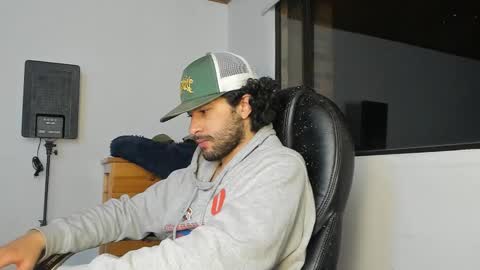 Snapshot of timgreen420 chatting on February 20, 2:52 am timgreen420 online show from February 20, 2:52 am