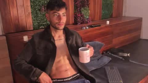 Snapshot of timmy_bennett chatting on March 19, 8:57 pm Timmy Bennett online show from March 19, 8:57 pm