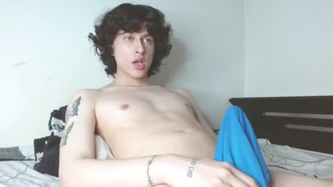 Snapshot of timmyhotmilk chatting on March 7, 11:07 am timmy independent model help me reach 50 thumbs up pls online show from March 7, 11:07 am