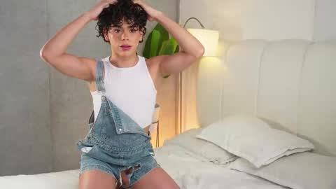 timmyshy online show from February 5, 5:23 am