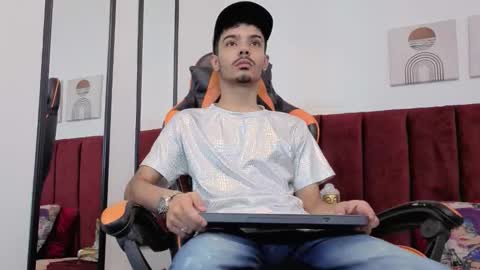 Evans  online show from October 14, 9:15 pm