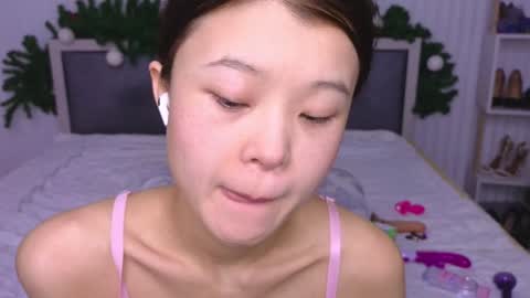tina__kim online show from January 14, 7:38 am
