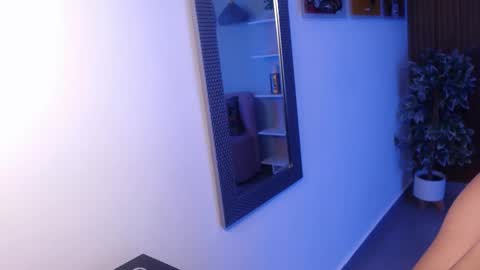 Snapshot of tina_lewis_ chatting on March 27, 11:32 am Tiana online show from March 27, 11:32 am