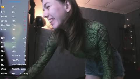 Tina Tayllor MY SHEDULEMondayTuesdaySaturdaySunday online show from December 3, 5:45 pm