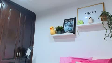 Snapshot of tina_wild_ chatting on November 24, 12:49 pm Tina Wild online show from November 24, 12:49 pm