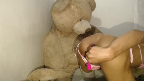 Snapshot of tinaa_williams chatting on March 12, 7:49 pm tinaa_williams online show from March 12, 7:49 pm
