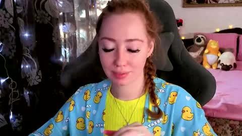 Snapshot of tinabrook chatting on February 19, 4:41 am Tina online show from February 19, 4:41 am