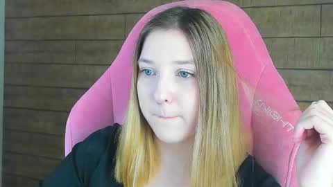 TinaBurton online show from March 18, 4:10 pm