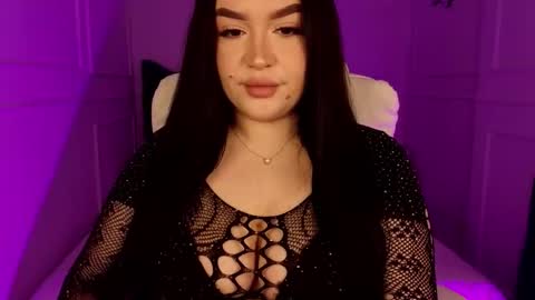 Snapshot of tinafox_ chatting on March 16, 8:07 am hi im curvy babyface girlie Tina online show from March 16, 8:07 am