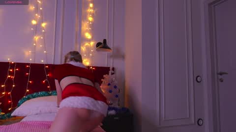 tinasiner online show from December 25, 1:51 pm