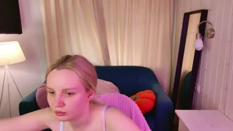 tinasiner online show from June 8, 2:28 pm