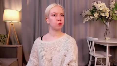 Annie online show from November 4, 10:53 pm