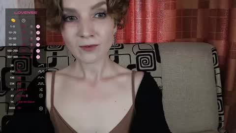 Snapshot of tinawincee chatting on June 19, 5:56 am Tina online show from June 19, 5:56 am