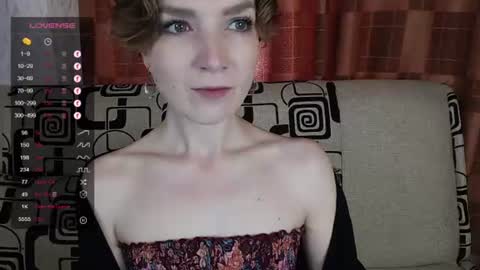 Snapshot of tinawincee chatting on June 21, 4:59 am Tina online show from June 21, 4:59 am