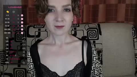 Snapshot of tinawincee chatting on July 12, 5:09 am Tina online show from July 12, 5:09 am