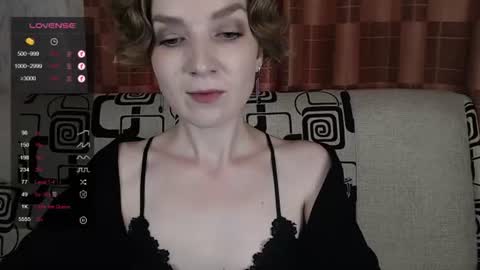 Snapshot of tinawincee chatting on July 19, 4:05 am Tina online show from July 19, 4:05 am