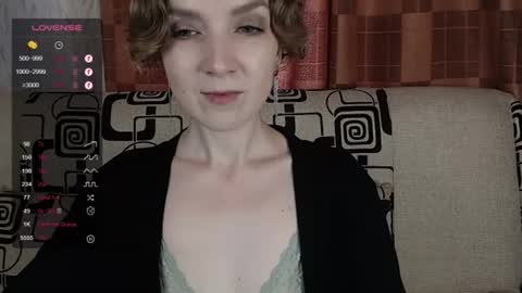 Snapshot of tinawincee chatting on July 25, 5:16 am Tina online show from July 25, 5:16 am