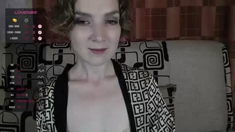 Snapshot of tinawincee chatting on August 6, 5:31 am Tina online show from August 6, 5:31 am