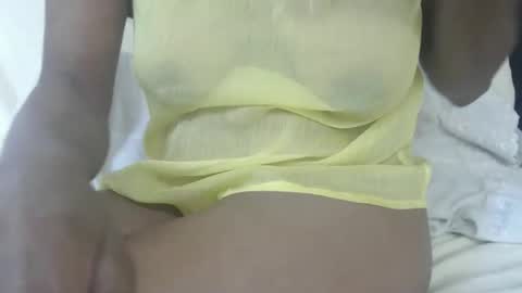 Snapshot of tinaxxxpetite chatting on December 4, 2:26 pm Tina online show from December 4, 2:26 pm