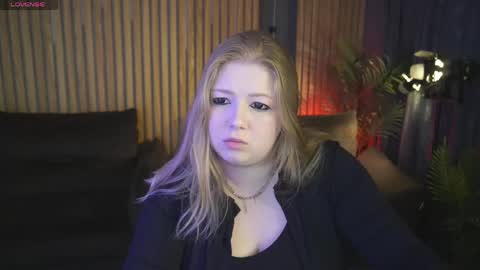 TinkerrBelll online show from May 30, 7:11 pm
