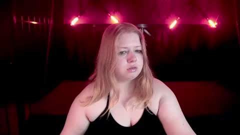 TinkerrBelll online show from June 9, 7:03 pm