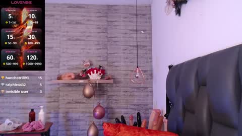 Tinna Goddess online show from December 5, 7:49 pm