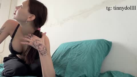 TinnyDoll online show from April 30, 11:49 am