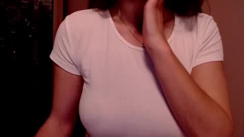 Lily online show from December 5, 8:33 am