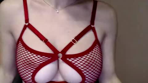 Lily online show from December 25, 5:05 pm