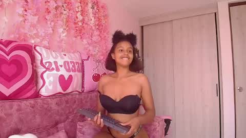 Snapshot of tiny_cherry chatting on March 16, 5:28 pm Tiny online show from March 16, 5:28 pm