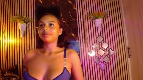 Snapshot of tiny_cherry chatting on April 3, 12:52 am Tiny online show from April 3, 12:52 am