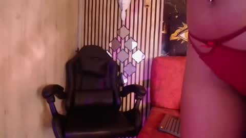 Snapshot of tiny_cherry chatting on May 7, 4:51 am Tiny online show from May 7, 4:51 am