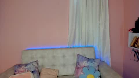tiny_cora online show from December 15, 7:53 pm